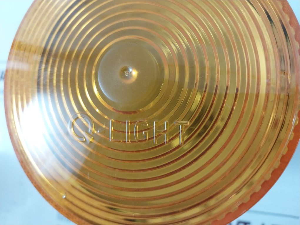 Qlight S125L Yellow Flashing Light