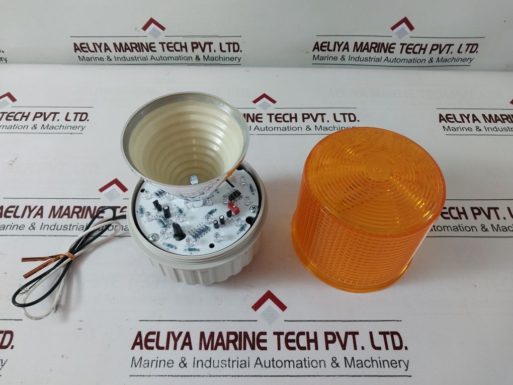 Qlight S125L Yellow Flashing Light