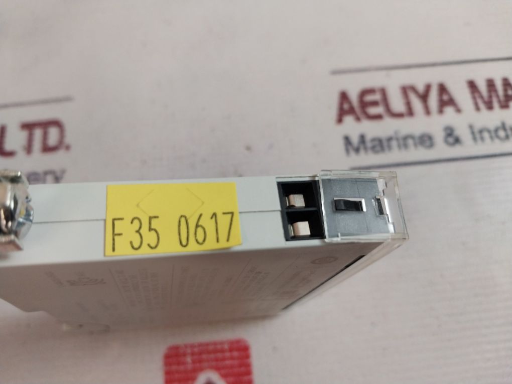 R.Stahl 9001/00-280-100-101 Safety Barrier Rev.B