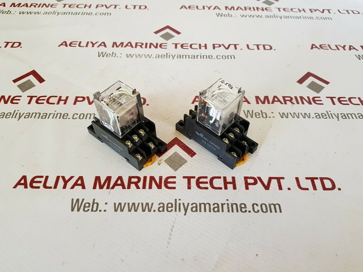 Omron ly3-d 24vdc relay socket