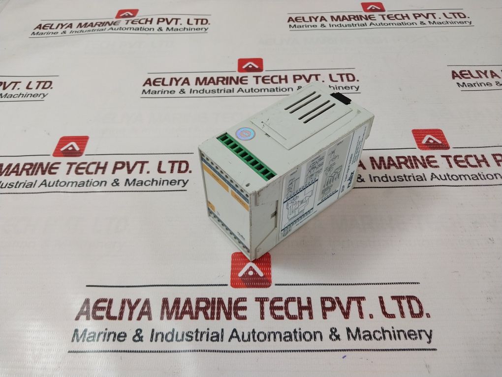 Radix Si3P 3-port Signal Isolator