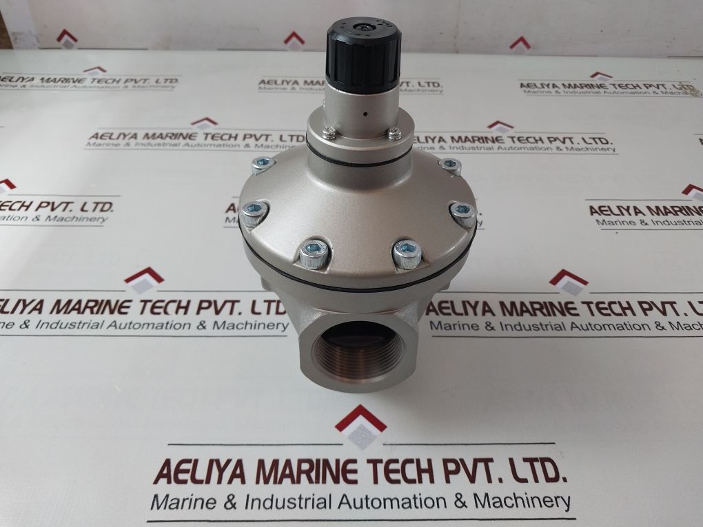 Ram Hoist & Winch K6Ab674