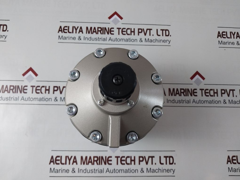 Ram Hoist & Winch K6Ab674