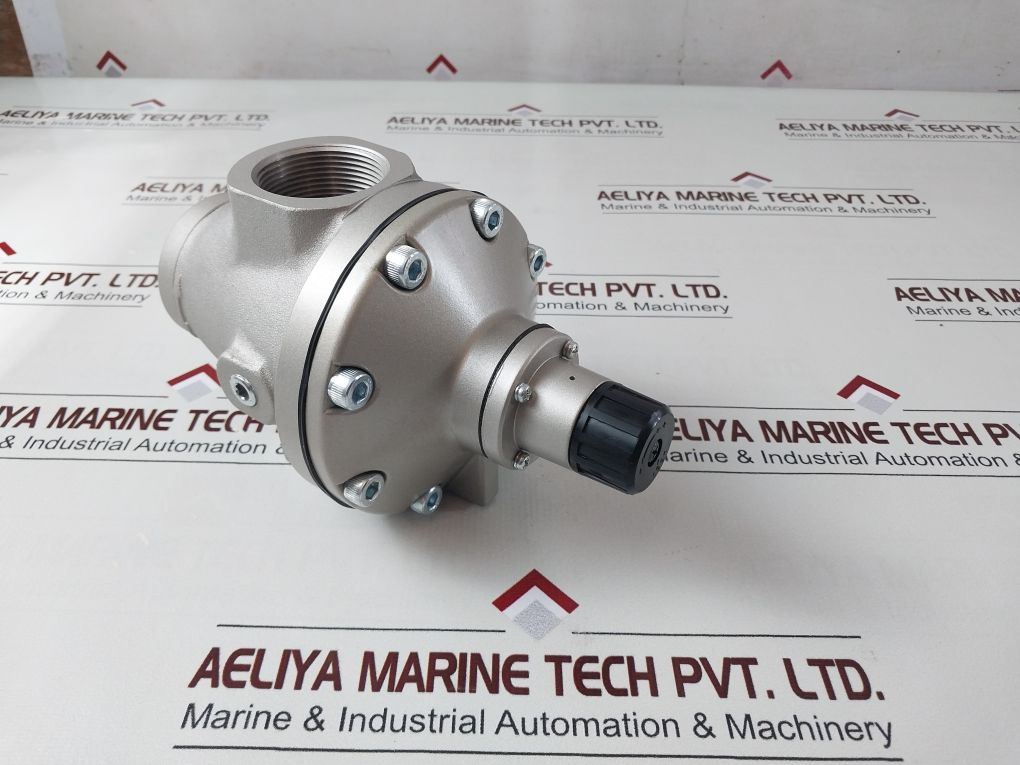 Ram Hoist & Winch K6Ab674