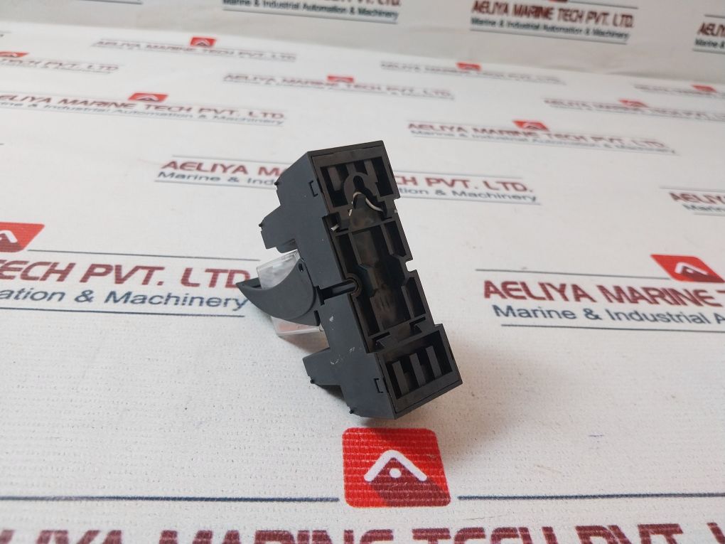 Relpol R4-2314-23-1024-wtl Relay With Base