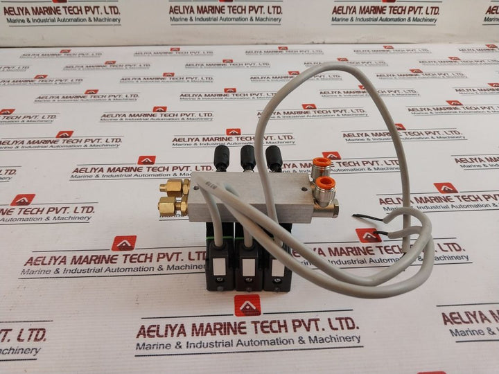 Rexroth 1824210243 Directional Valve With Solenoid Coil 24 Vac/ Dc-4A