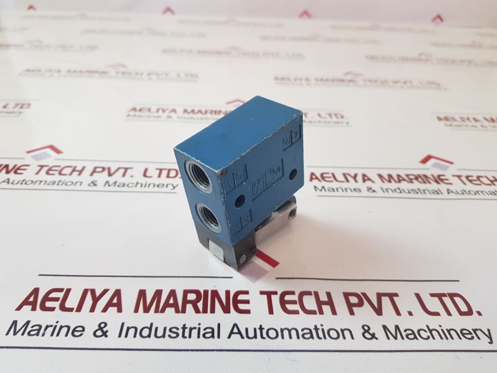 Rexroth 3630070000 Pneumatic Directional Valve With Roller
