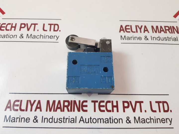 Rexroth 3630070000 Pneumatic Directional Valve With Roller
