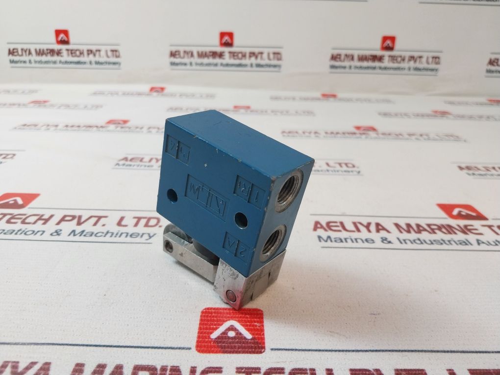 Rexroth 3630070000 Roller Lever Pneumatic Directional Valve 