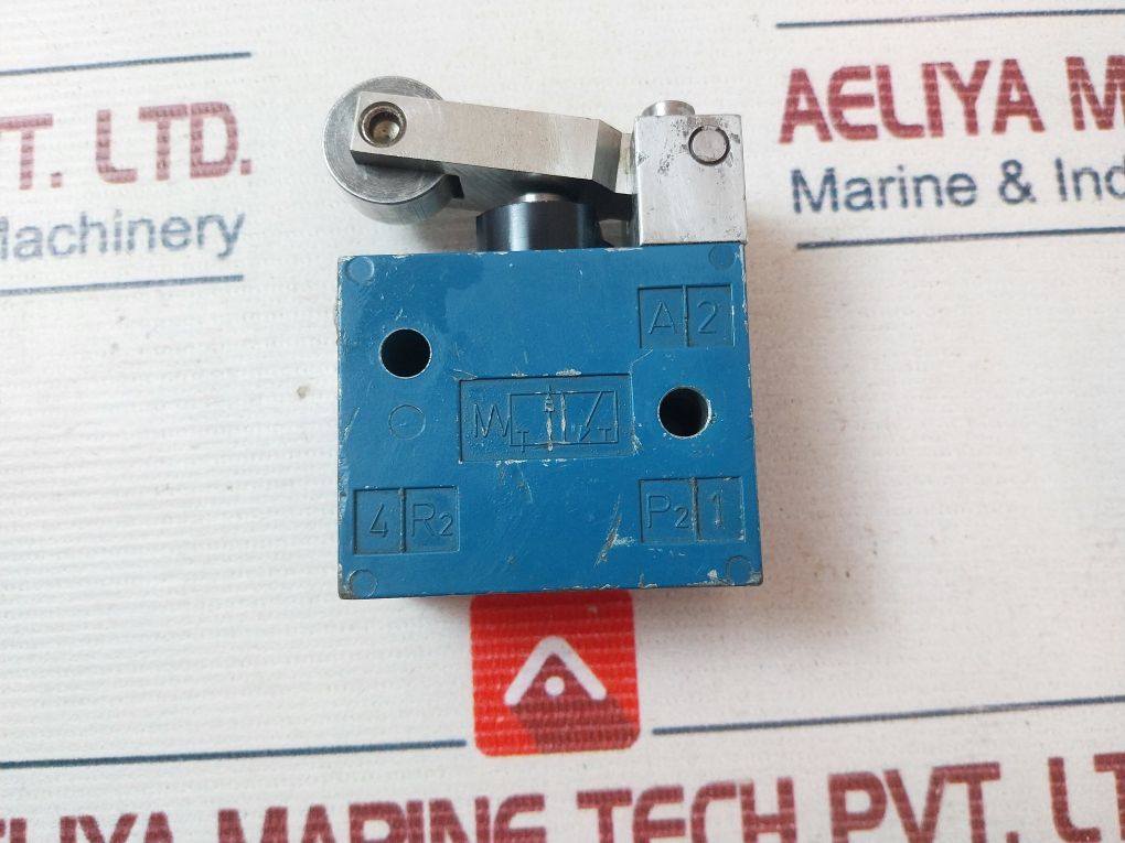 Rexroth 3630070000 Roller Lever Pneumatic Directional Valve 
