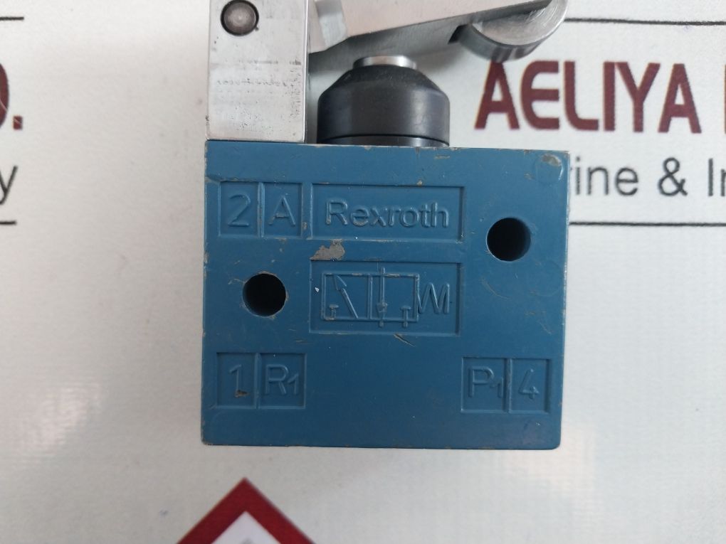 Rexroth 3630070010 Roller Lever Pneumatic Directional Valve