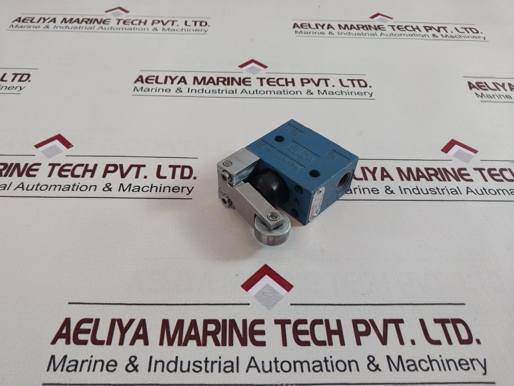 Rexroth 3630070010 Roller Lever Pneumatic Directional Valve