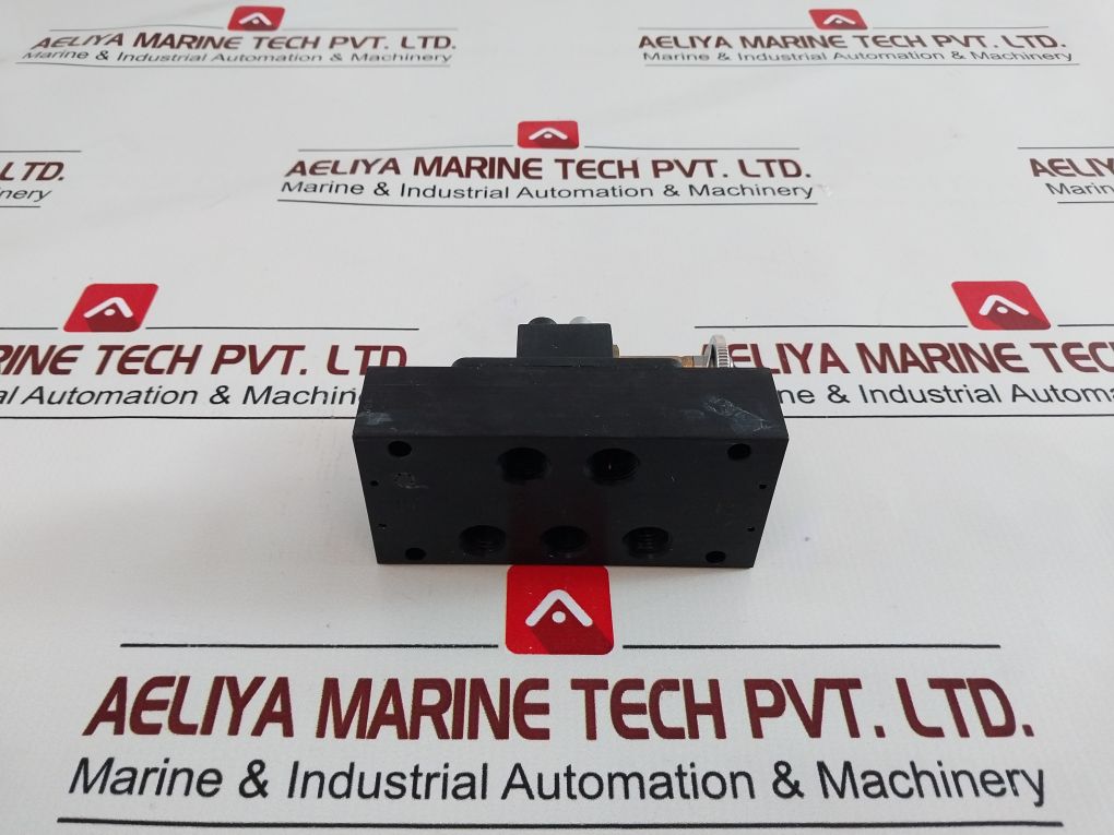 Rexroth 4633010000 Solenoid Valve Type: 463/301