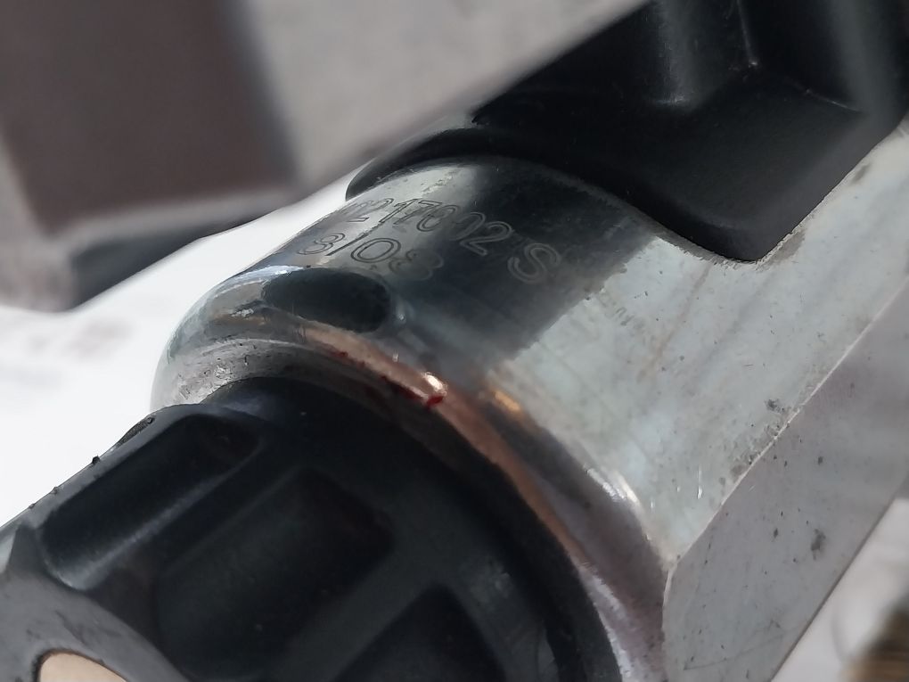 Rexroth 5610217002 S Pneumatic Valve R414000786