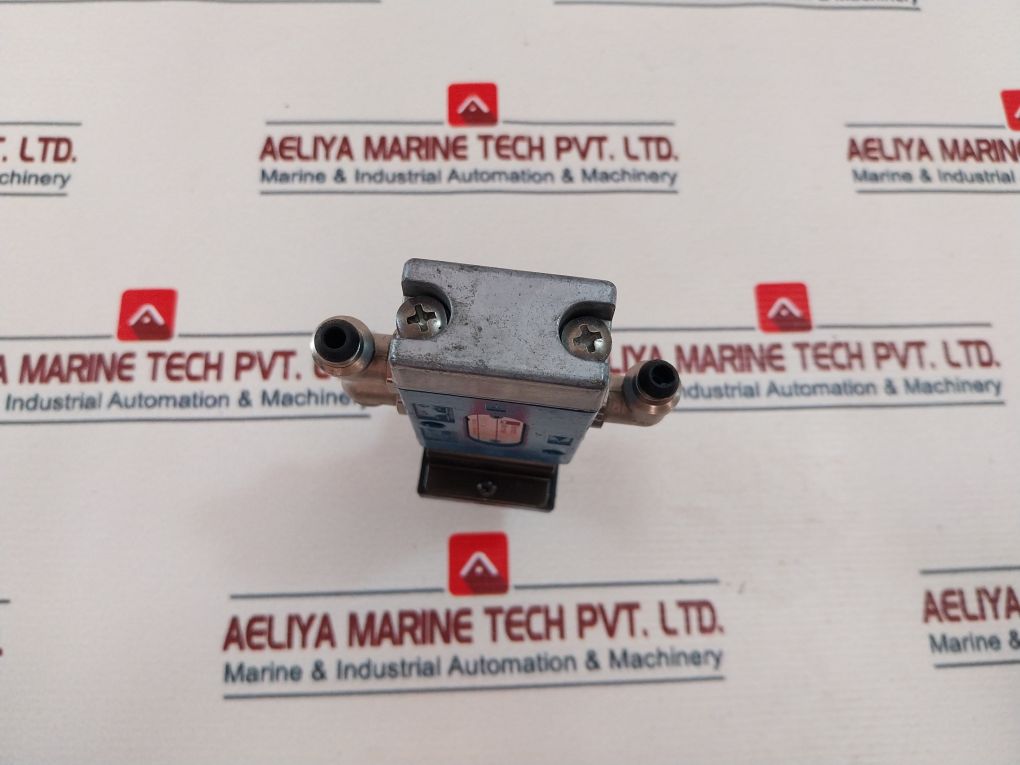 Rexroth 563 070 010 0 Pneumatic Manual Control Valve 