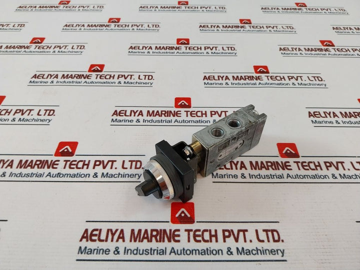 Rexroth 563 070 010 0 Pneumatic Manual Control Valve