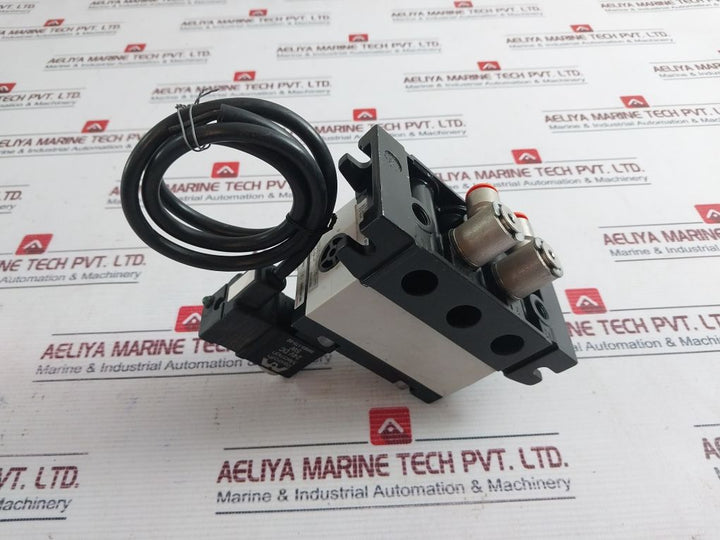 Rexroth 5811151130 Directional Pneumatic Valve