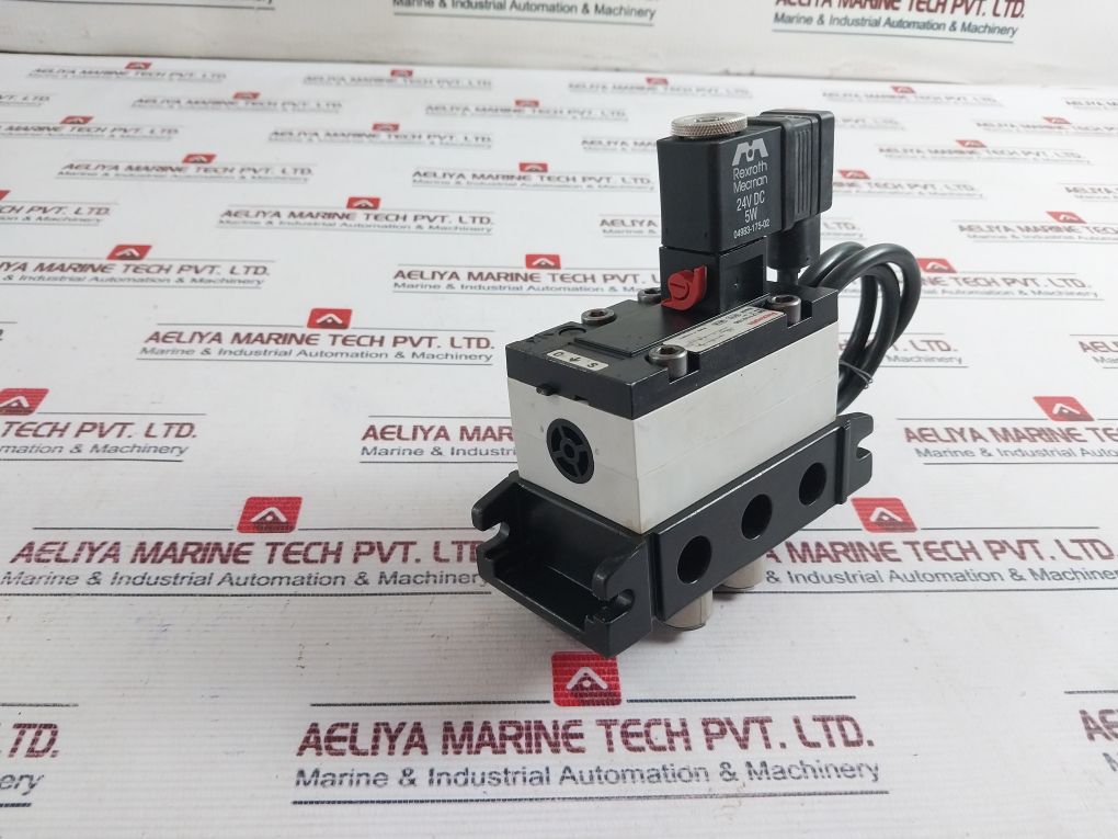 Rexroth 5811151130 Directional Pneumatic Valve