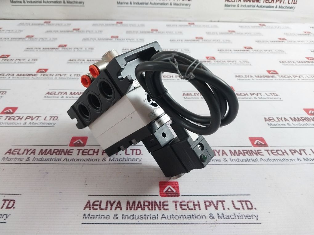 Rexroth 5811151130 Directional Pneumatic Valve