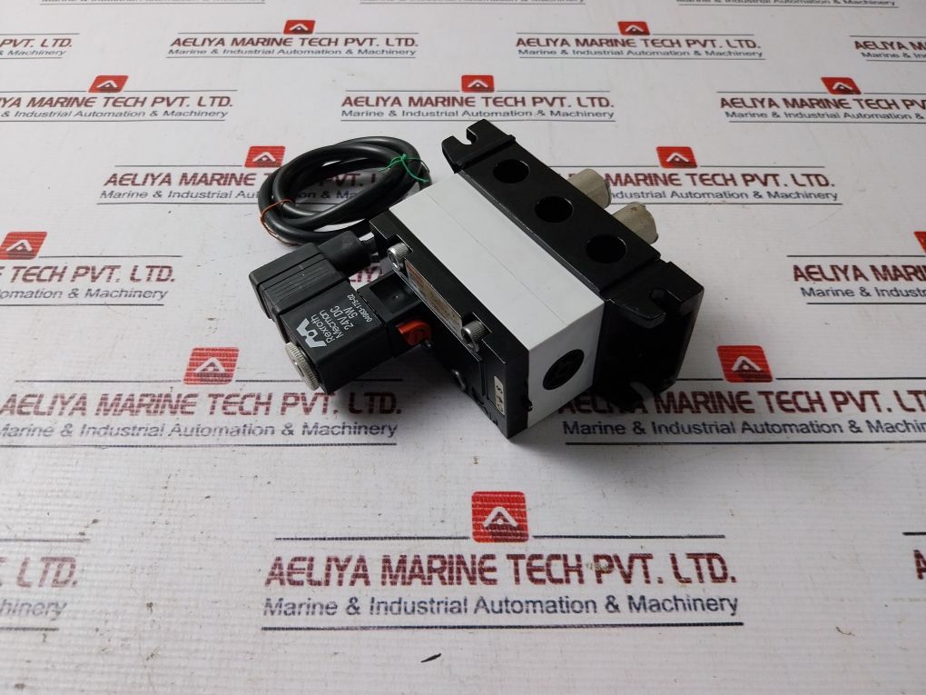 Rexroth 5812110100 Solenoid Valve 24V Dc 5W
