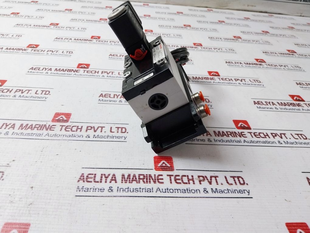 Rexroth 5812110100 Solenoid Valve 5802720000