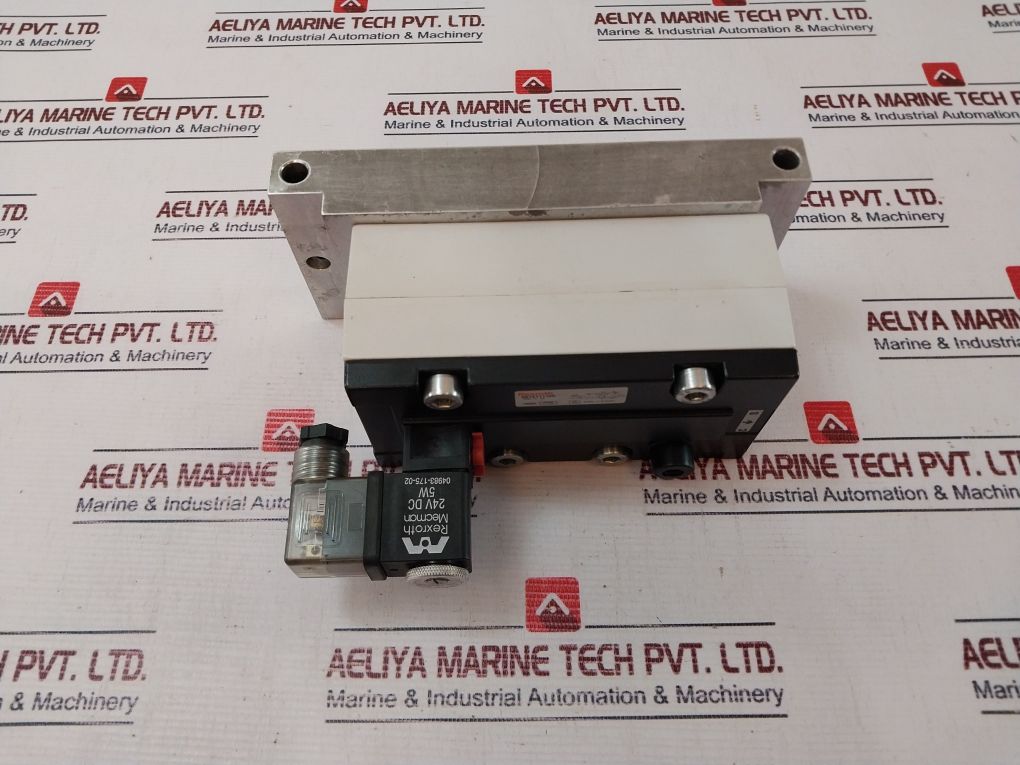 Rexroth 5814111100 Pneumatic Direction Valve 4Vdc