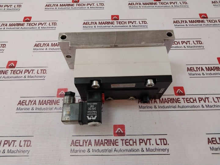 Rexroth 5814111100 Pneumatic Direction Valve 4Vdc