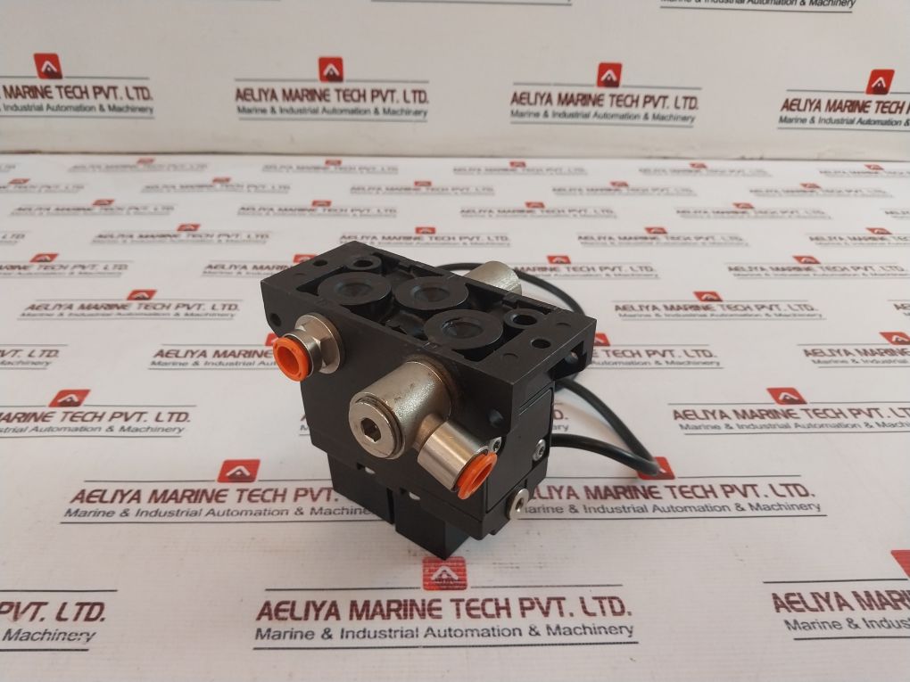 Rexroth Mecman 04983-197-18 Solenoid Valve & Coil 04-311H-04-10 24V