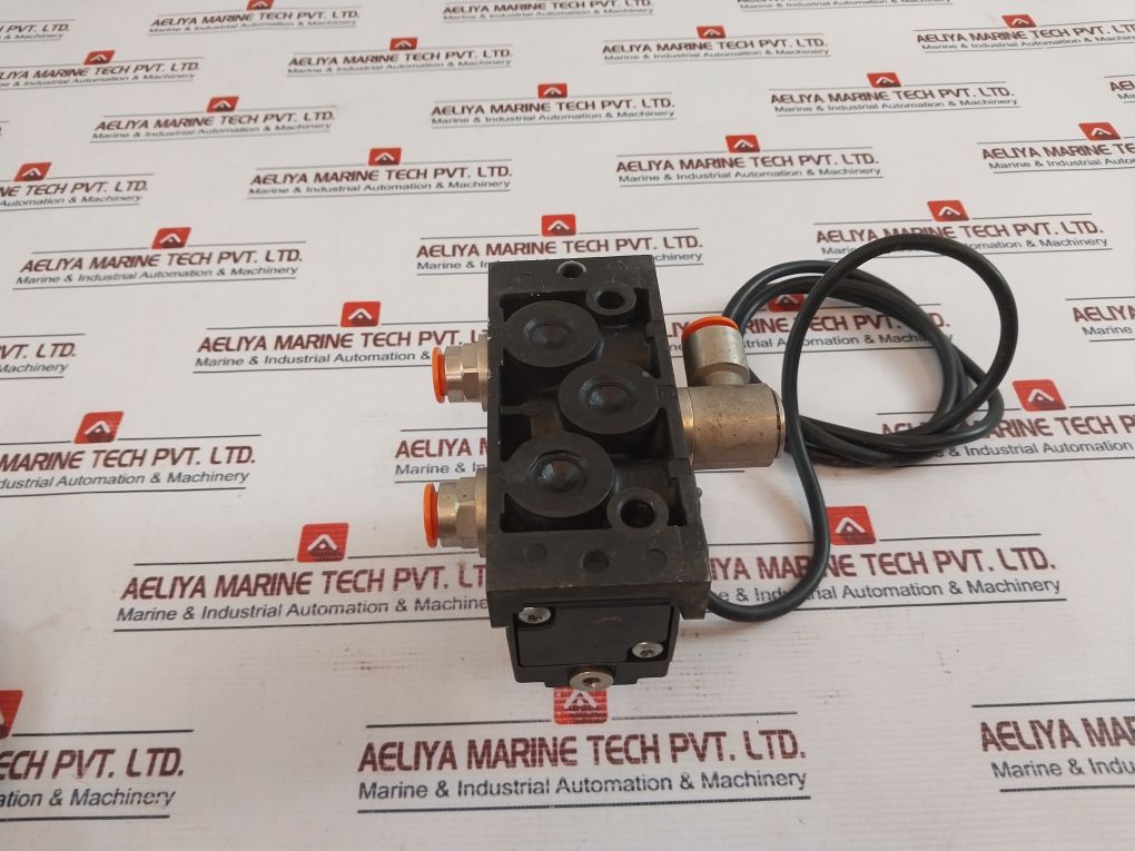 Rexroth Mecman 04983-197-18 Solenoid Valve & Coil 04-311H-04-10 24V