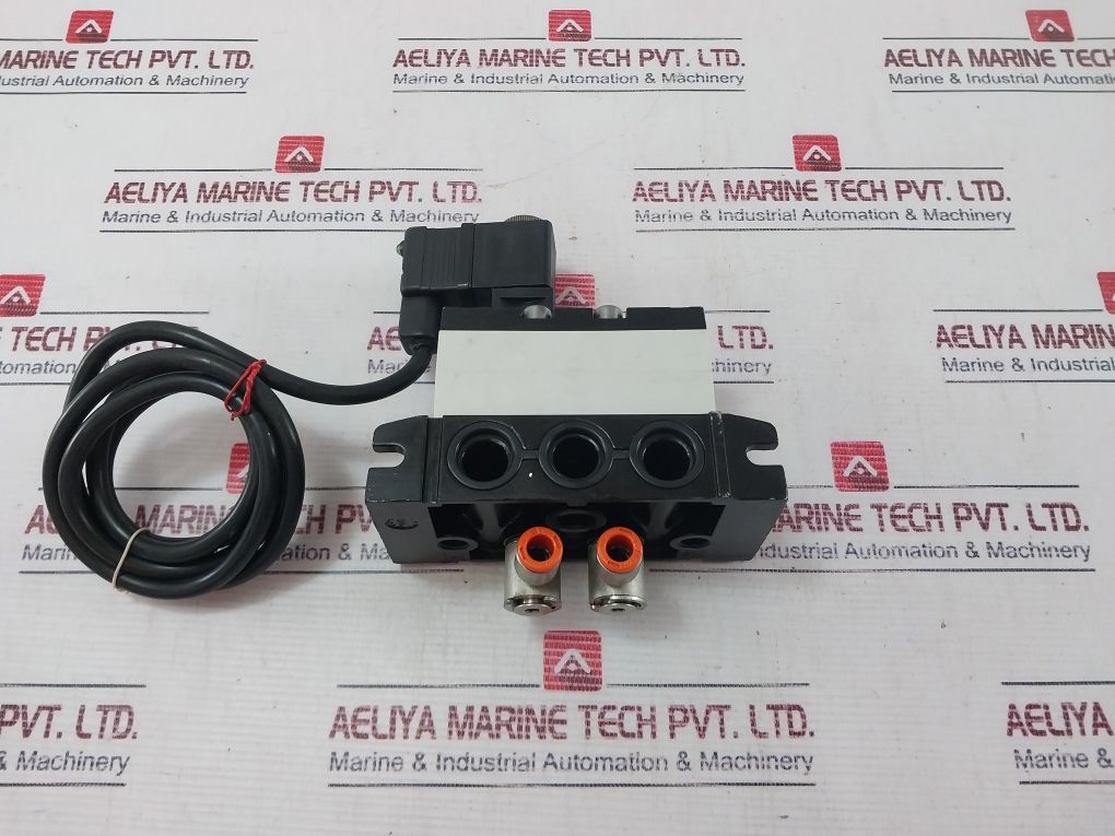 Rexroth Mecman 5802720000 Pneumatic Directional Valve 5812110100