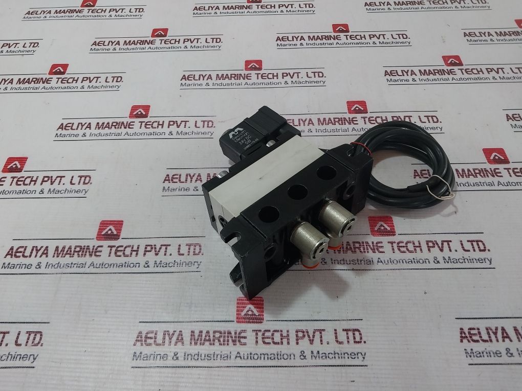 Rexroth Mecman 5802720000 Pneumatic Directional Valve 5812110100