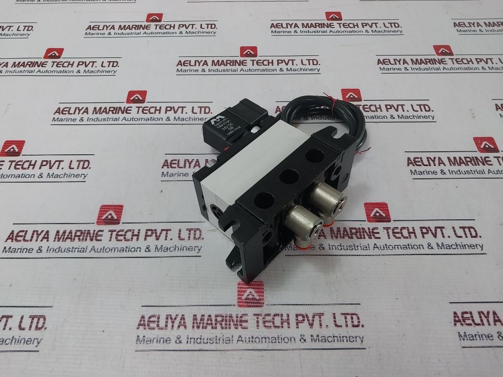 Rexroth Mecman R401001276 Pneumatic Directional Valve 24V Dc 5W