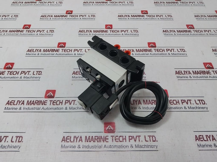 Rexroth Mecman R401001276 Pneumatic Directional Valve 24V Dc 5W