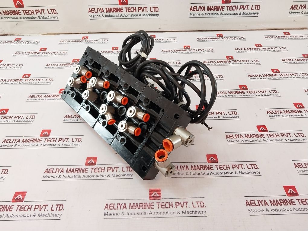 Rexroth Mecman R401001276 Pneumatic Directional Valve 5802720000