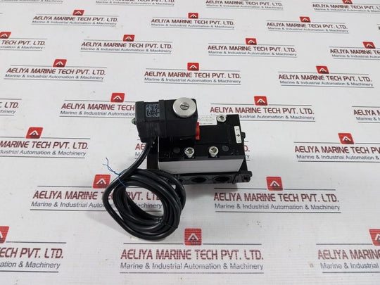 Rexroth R401001276 Pneumatic Directional Valve 04983-175-02
