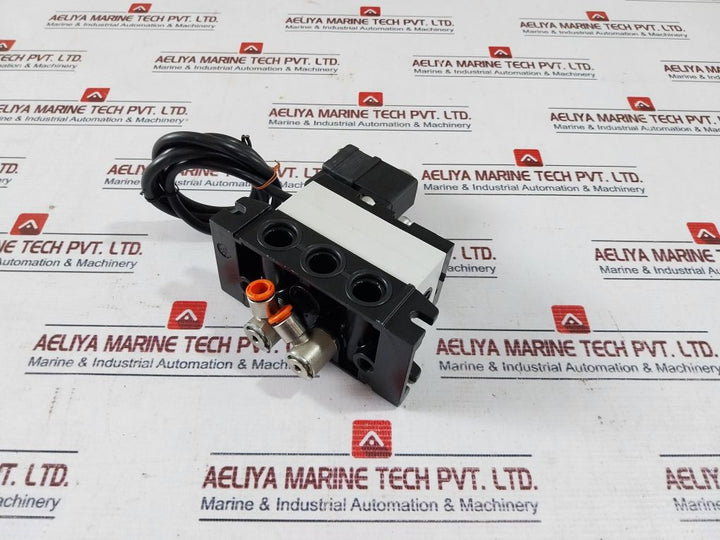 Rexroth R401001276 Pneumatic Directional Valve 24V Dc 5812010000