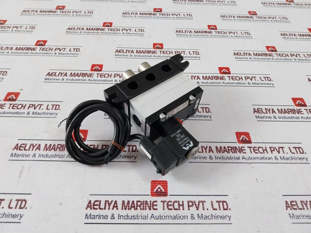 Rexroth R401001276 Pneumatic Directional Valve 24V Dc 5812010000