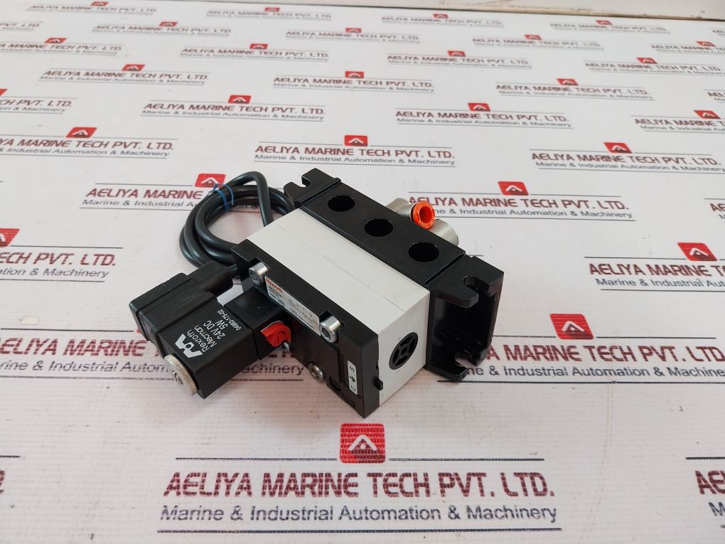 Rexroth R401001276 Pneumatic Directional Valve 24V Dc 5W 04983-175-02