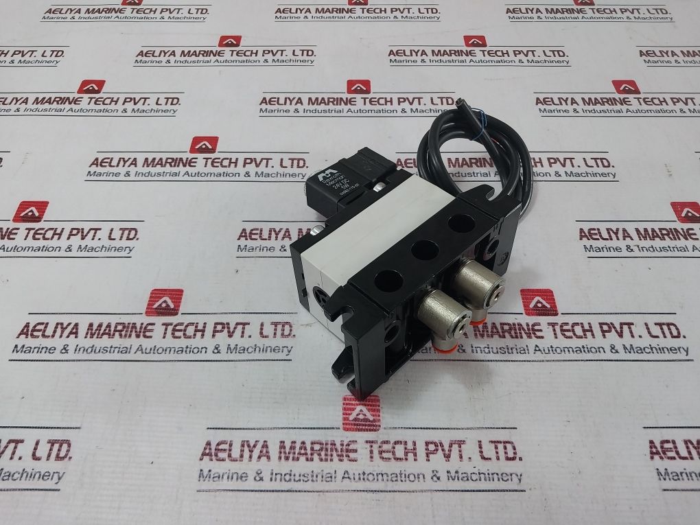 Rexroth R401001276 Pneumatic Directional Valve 580272000