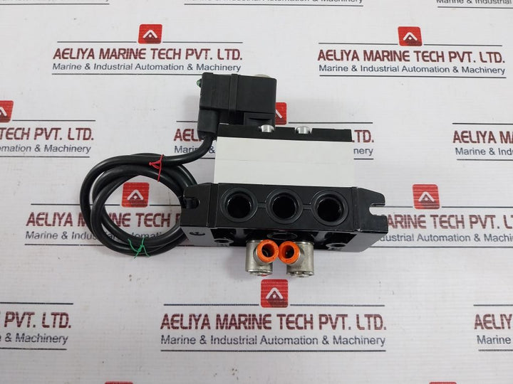 Rexroth R401001276 Pneumatic Directional Valve 5802720000 24V Dc 