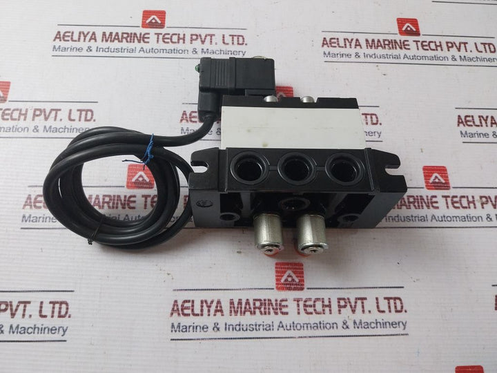 Rexroth R401001276 Pneumatic Directional Valve 5812110100