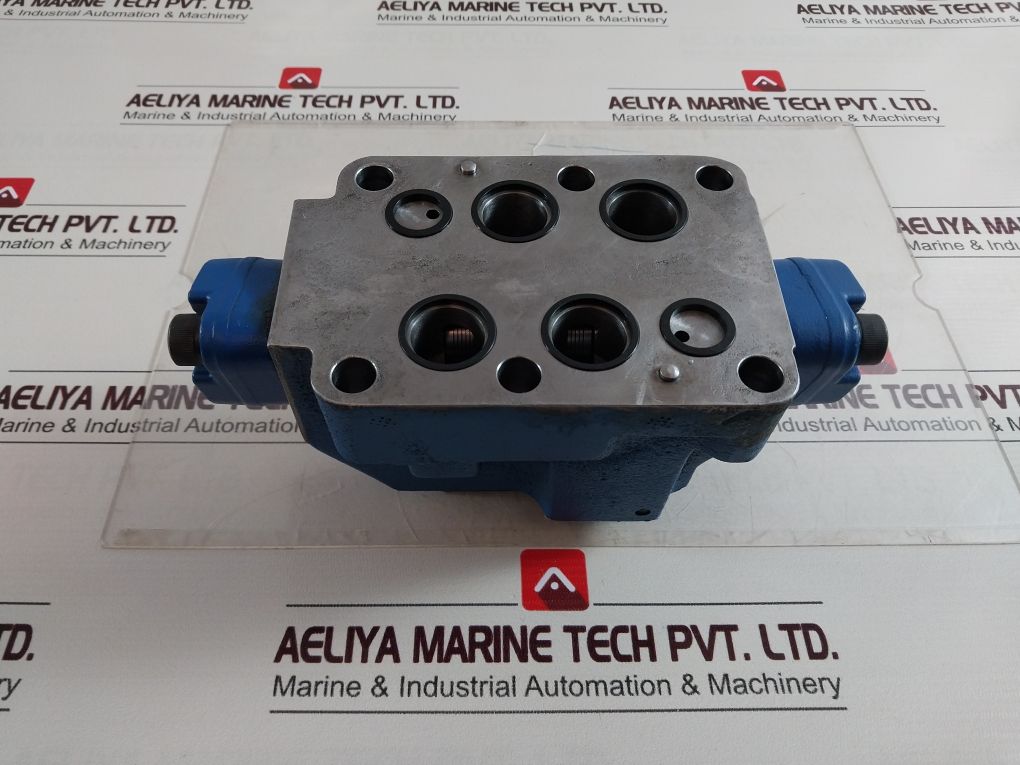 Rexroth R900327928 With R900409848 Valve
