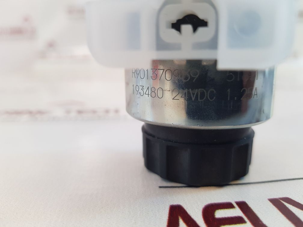 Rexroth R900561274 Directional Control Valve 4 We 6 D62Eg24N9K4 Free Shipping