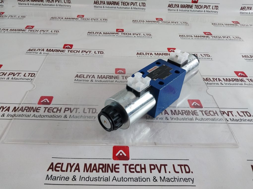 Rexroth R900589988 Directional Control Valve 4We 10 J33/Cg24N9K4