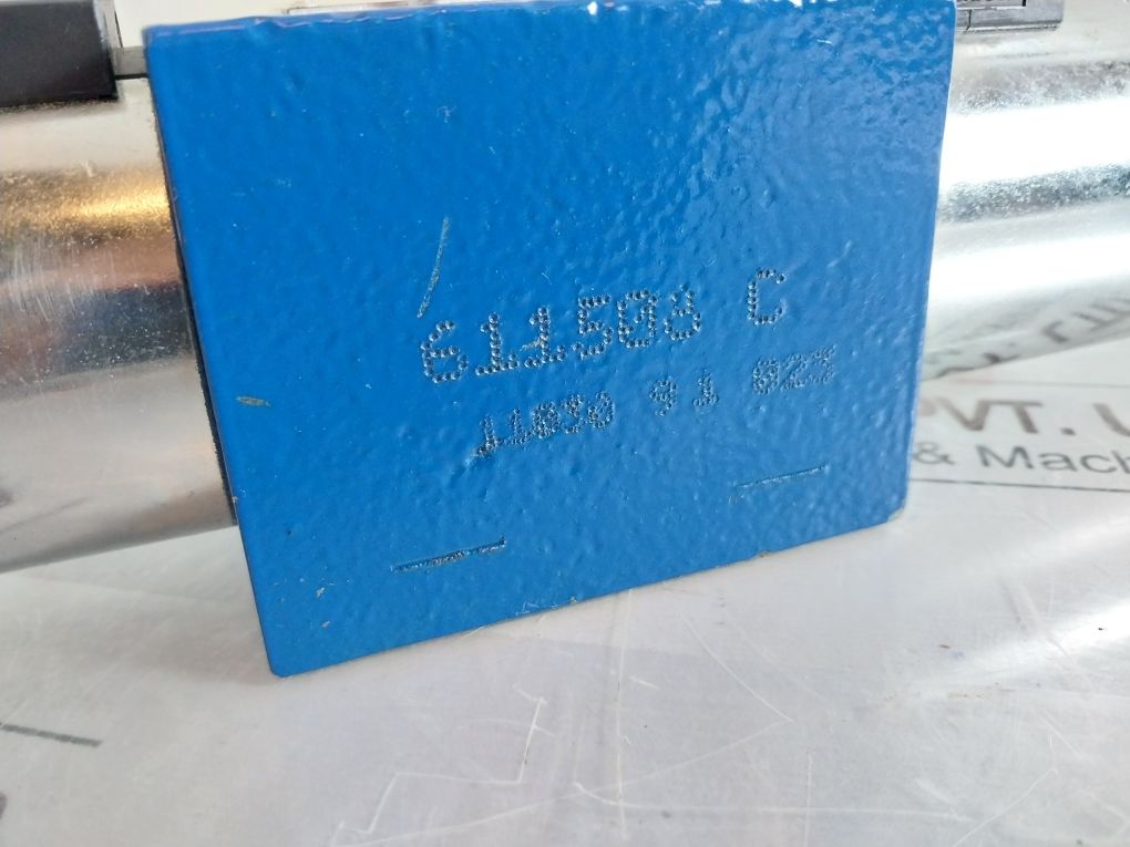 Rexroth R900589988 Directional Control Valve 4We 10 J33/Cg24N9K4