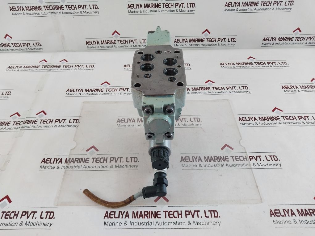 Rexroth R900925484 Hydraulic Valve Assembly