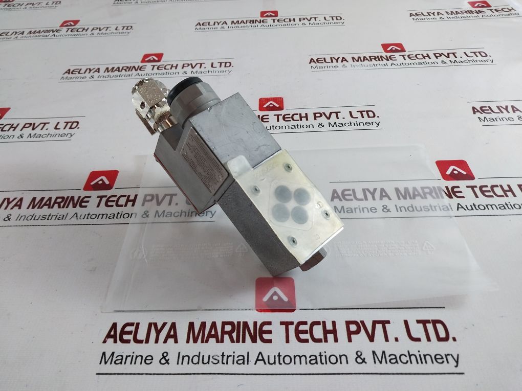 Rexroth R901035957 Directional Valve 4 We 6 C61/Eg24Nxez2