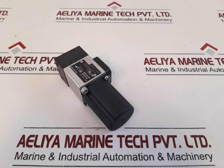 Rexroth R901102711 Pressure Switch Hed 80A-20100 K14S
