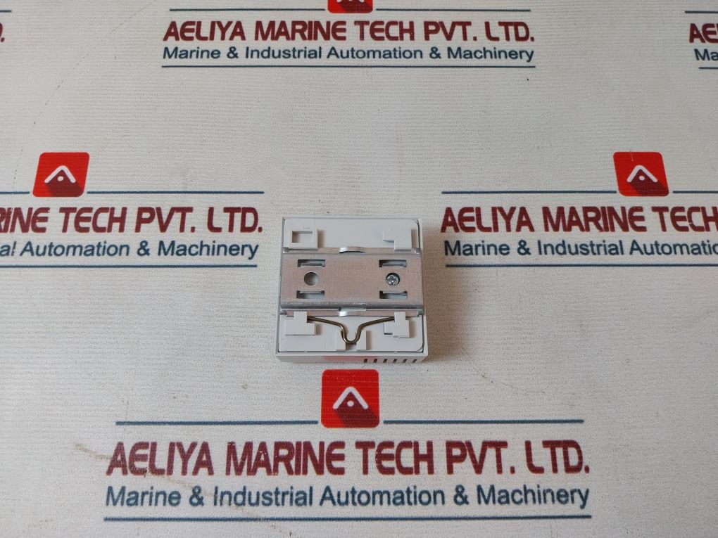 Rittal Sk3110000 Temperature Regulator Thermostat 114054-3110 Rev F