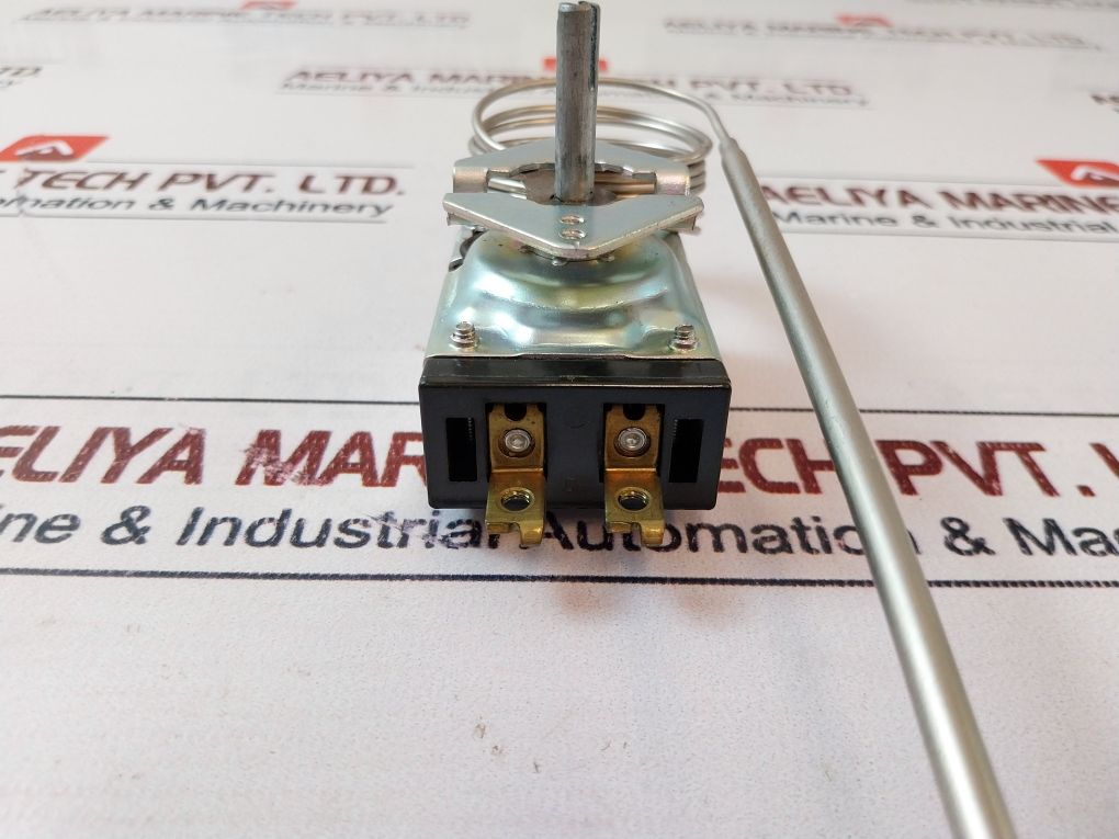 Robertshaw Model S-100-48 Electric Thermostat 30 Amp 277V Ac